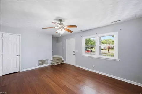 Living - 1902 Bay Ave, Hampton, VA 23661 photo 1 of 2