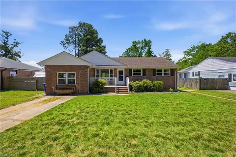 8450 Lynn River Rd, Norfolk, VA 23503