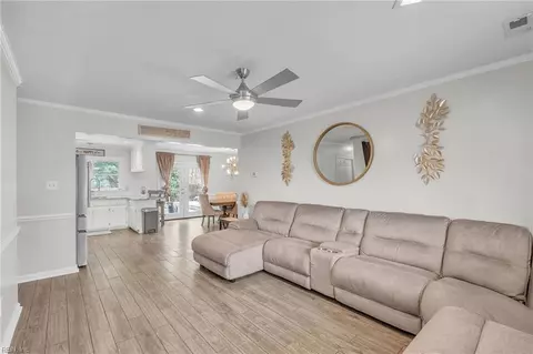Entry Way - 5 Jimmy Cir, Hampton, VA 23666 photo 1 of 3