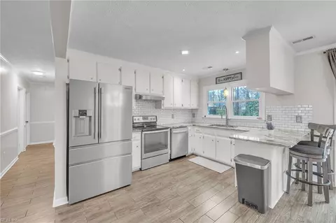 Kitchen - 5 Jimmy Cir, Hampton, VA 23666 photo 1 of 1