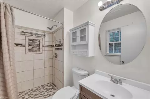 Bath - 5 Jimmy Cir, Hampton, VA 23666 photo 2 of 2