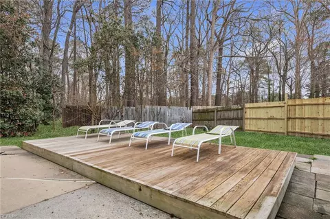 Exterior - 5 Jimmy Cir, Hampton, VA 23666 photo 5 of 8