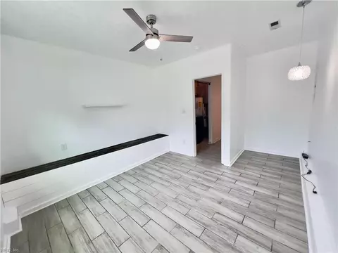 Living - 5 Jimmy Cir, Hampton, VA 23666 photo 3 of 3