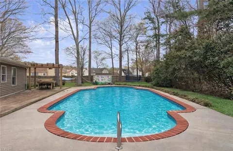 Exterior - 5 Jimmy Cir, Hampton, VA 23666 photo 3 of 8