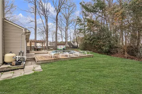 Exterior - 5 Jimmy Cir, Hampton, VA 23666 photo 7 of 8