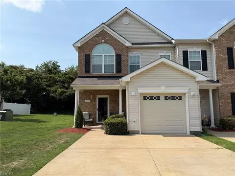 7597 Villa Ct, Gloucester Point, VA 23062