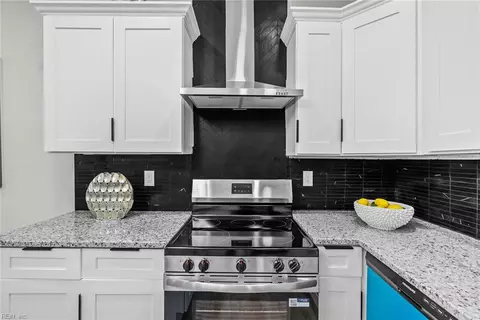 Kitchen - 724 C Ave, Norfolk, VA 23504 photo 5 of 5