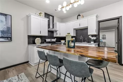 Kitchen - 724 C Ave, Norfolk, VA 23504 photo 1 of 5