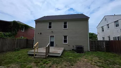 Exterior - 130 Burns St, Hampton, VA 23669 photo 2 of 3