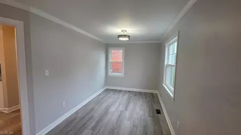 Entry Way - 130 Burns St, Hampton, VA 23669 photo 3 of 4