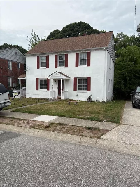 121 Armstrong Dr, Hampton, VA 23669