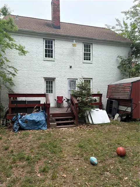 121 Armstrong Dr, Hampton, VA 23669 photo 2