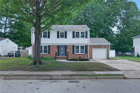 32 Ridgewood Pw Pkwy, Newport News, VA 23608