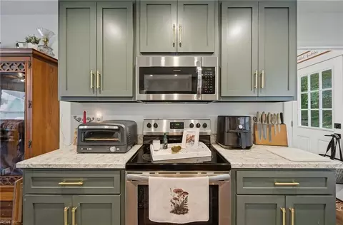 Kitchen - 4568 Johns Point Rd, Gloucester, VA 23061 photo 2 of 5