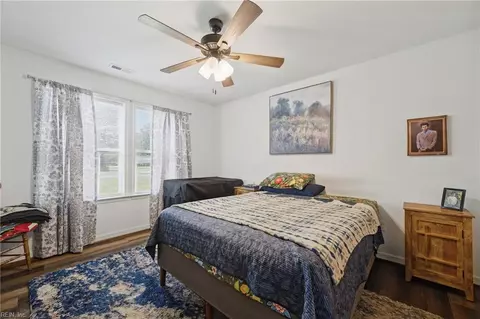 Bedroom - 4568 Johns Point Rd, Gloucester, VA 23061 photo 3 of 5