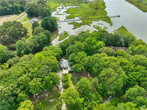12210 Waterview Trl, Carrollton, VA 23314