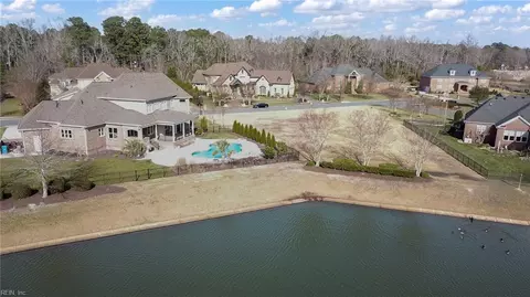 341 Scone Castle Loop, Chesapeake, VA 23322 photo 12