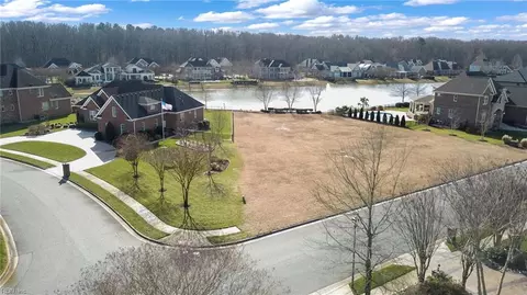 341 Scone Castle Loop, Chesapeake, VA 23322 photo 10