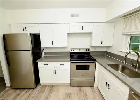 437 Barberton Dr, Virginia Beach, VA 23451