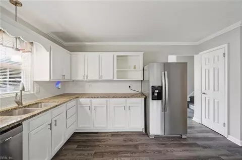 Kitchen - 18 Janet Dr, Hampton, VA 23666 photo 2 of 3