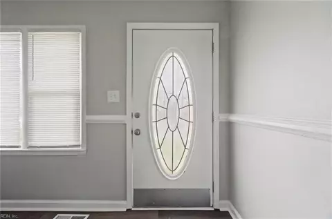 Entry Way - 18 Janet Dr, Hampton, VA 23666 photo 1 of 3