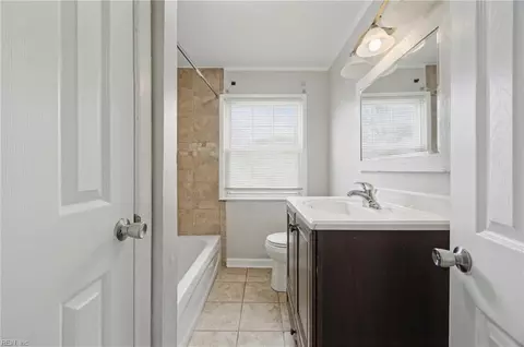 Entry Way - 18 Janet Dr, Hampton, VA 23666 photo 2 of 3