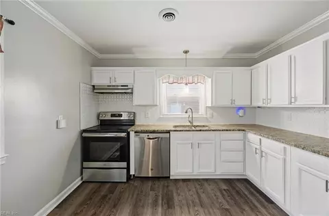 Kitchen - 18 Janet Dr, Hampton, VA 23666 photo 1 of 3