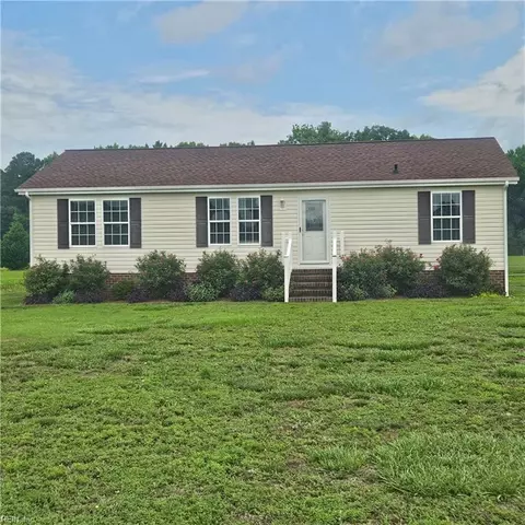 563 Daniels Rd, Corapeake, NC 27926