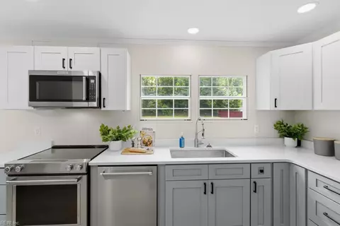 Kitchen - 3864 Cappahosic Rd, Gloucester, VA 23061 photo 3 of 4