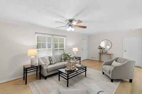 Living - 3864 Cappahosic Rd, Gloucester, VA 23061 photo 4 of 4