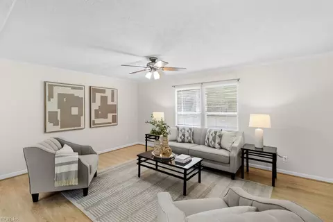 Living - 3864 Cappahosic Rd, Gloucester, VA 23061 photo 3 of 4