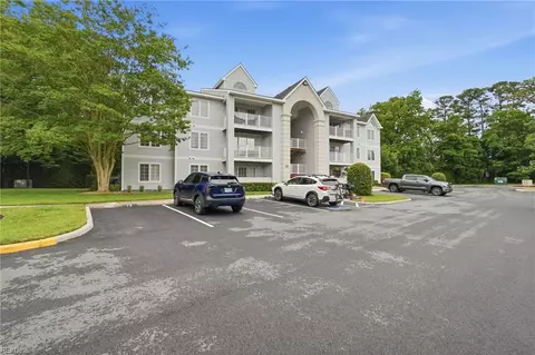 904 Charnell Dr #303, Virginia Beach, VA 23451
