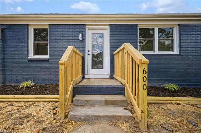 600 Mooney Rd Dr, Chesapeake, VA 23325
