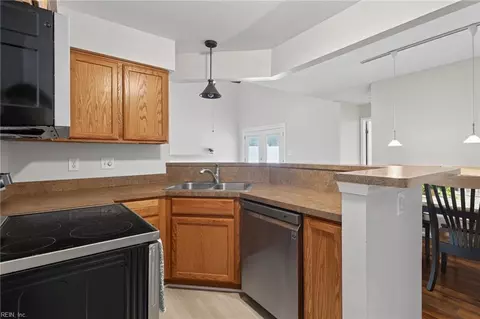 Kitchen - 91 Madison Chse Chase, Hampton, VA 23666 photo 1 of 2