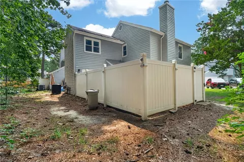 Exterior - 91 Madison Chse Chase, Hampton, VA 23666 photo 5 of 6