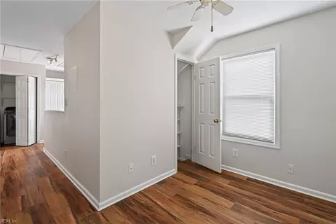 Entry Way - 91 Madison Chse Chase, Hampton, VA 23666 photo 2 of 2