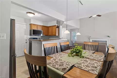 Dining - 91 Madison Chse Chase, Hampton, VA 23666 photo 3 of 3