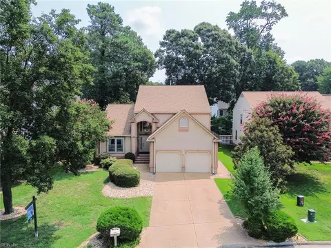 107 Swanson Ct, Yorktown, VA 23693