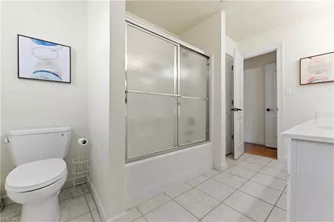 Bath - 3932 Colony Pointe Dr, Chesapeake, VA 23321 photo 3 of 8