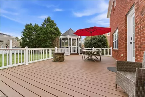 Exterior - 3932 Colony Pointe Dr, Chesapeake, VA 23321 photo 3 of 11