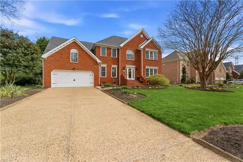 Exterior - 3932 Colony Pointe Dr, Chesapeake, VA 23321 photo 2 of 11