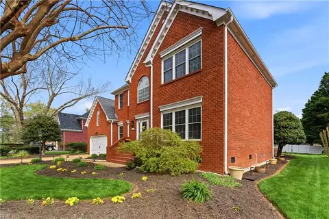 Exterior - 3932 Colony Pointe Dr, Chesapeake, VA 23321 photo 7 of 11