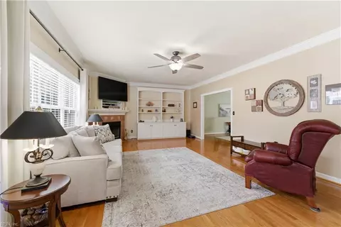 Living - 3932 Colony Pointe Dr, Chesapeake, VA 23321 photo 2 of 3