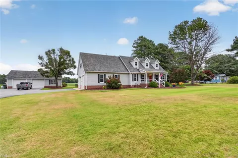 554 Glen Haven Dr E, Suffolk, VA 23437