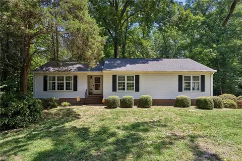 7483 Gloucester Village Dr, Gloucester, VA 23061