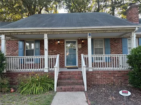 720 Baywood Trl, Chesapeake, VA 23323