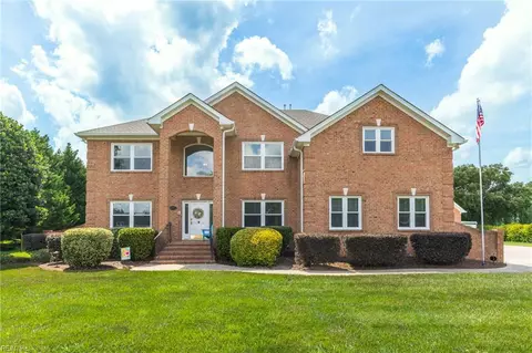 2104 Hickory Forest Dr, Chesapeake, VA 23322