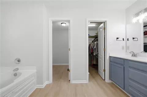 Entry Way - 3236 Bentham Ln, Chesapeake, VA 23321 photo 6 of 7