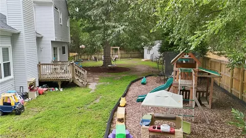Exterior - 3236 Bentham Ln, Chesapeake, VA 23321 photo 9 of 12
