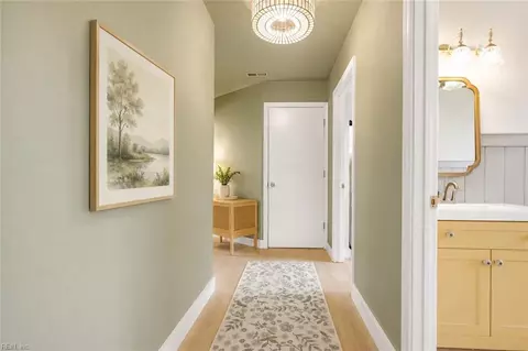 Entry Way - 3236 Bentham Ln, Chesapeake, VA 23321 photo 2 of 7
